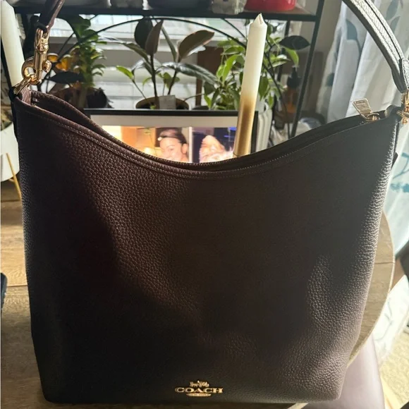 Coach Brown Leather Shoulder Bag with Signature Hardware - Picture 2 of 4